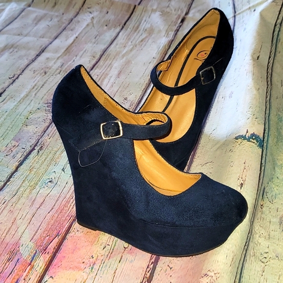 Shoes - New navy wedges